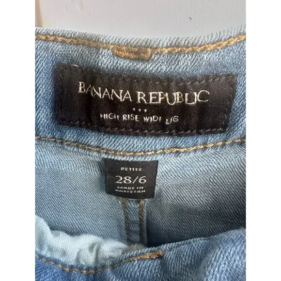 Banana Republic High-Rise Wide-Leg Jeans | Light Wash | Petite 28/6 - Picture 7 of 8